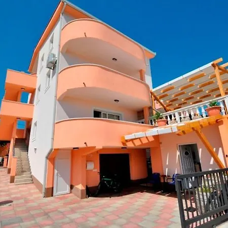 Apartment Marinovi Dvori