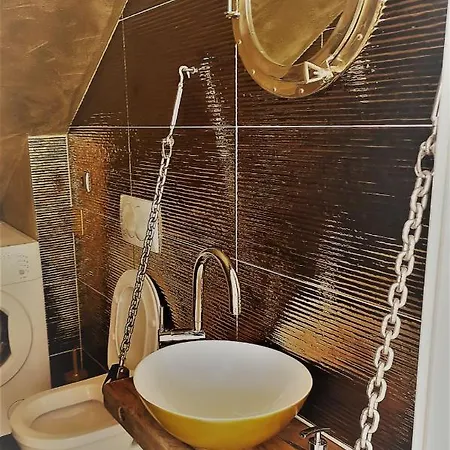 Marinovi Dvori Slatine
