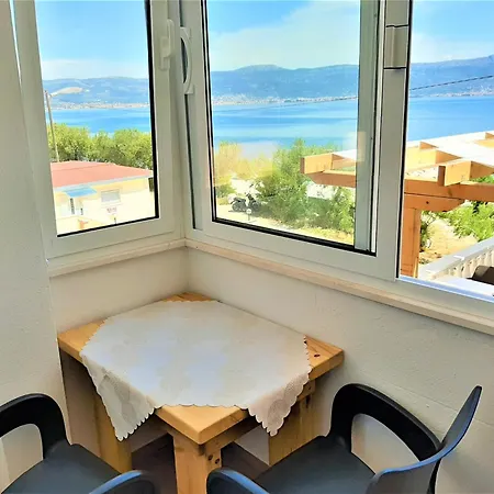 Marinovi Dvori Apartment